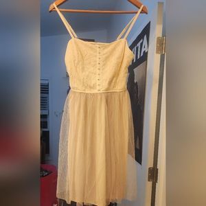 Super cute, stretchy top, adjustable straps, new without tags